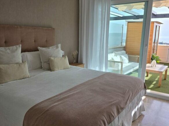 FOR SALE 🏡 Renovated Corner Townhouse with Panoramic Sea and Golf Views – Santa Clara, Marbella East 🇪🇸