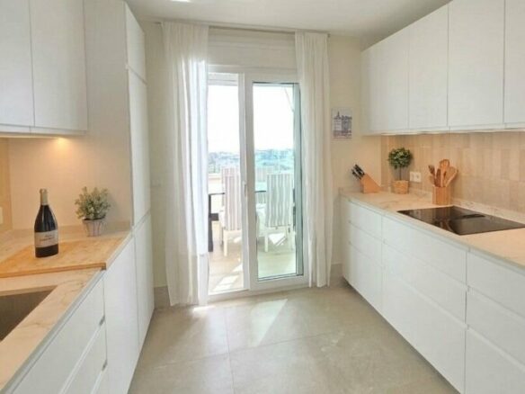 FOR SALE 🏡 Renovated Corner Townhouse with Panoramic Sea and Golf Views – Santa Clara, Marbella East 🇪🇸