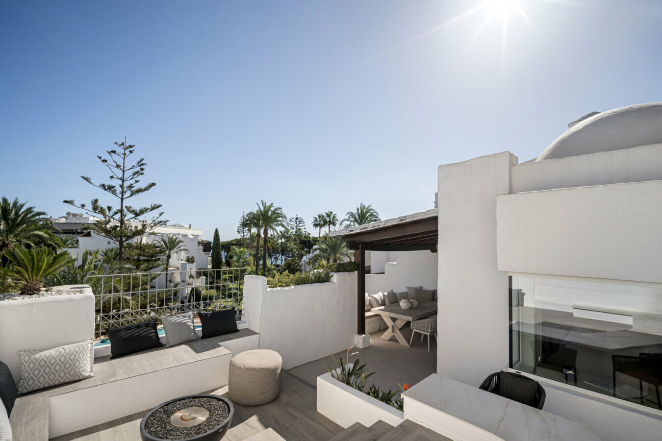 FOR SALE 🏡 Frontline Beach Duplex Penthouse with Rooftop Terrace and Sea Views – Golden Mile, Marbella 🇪🇸