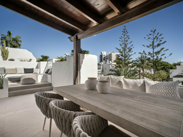 FOR SALE 🏡 Frontline Beach Duplex Penthouse with Rooftop Terrace and Sea Views – Golden Mile, Marbella 🇪🇸