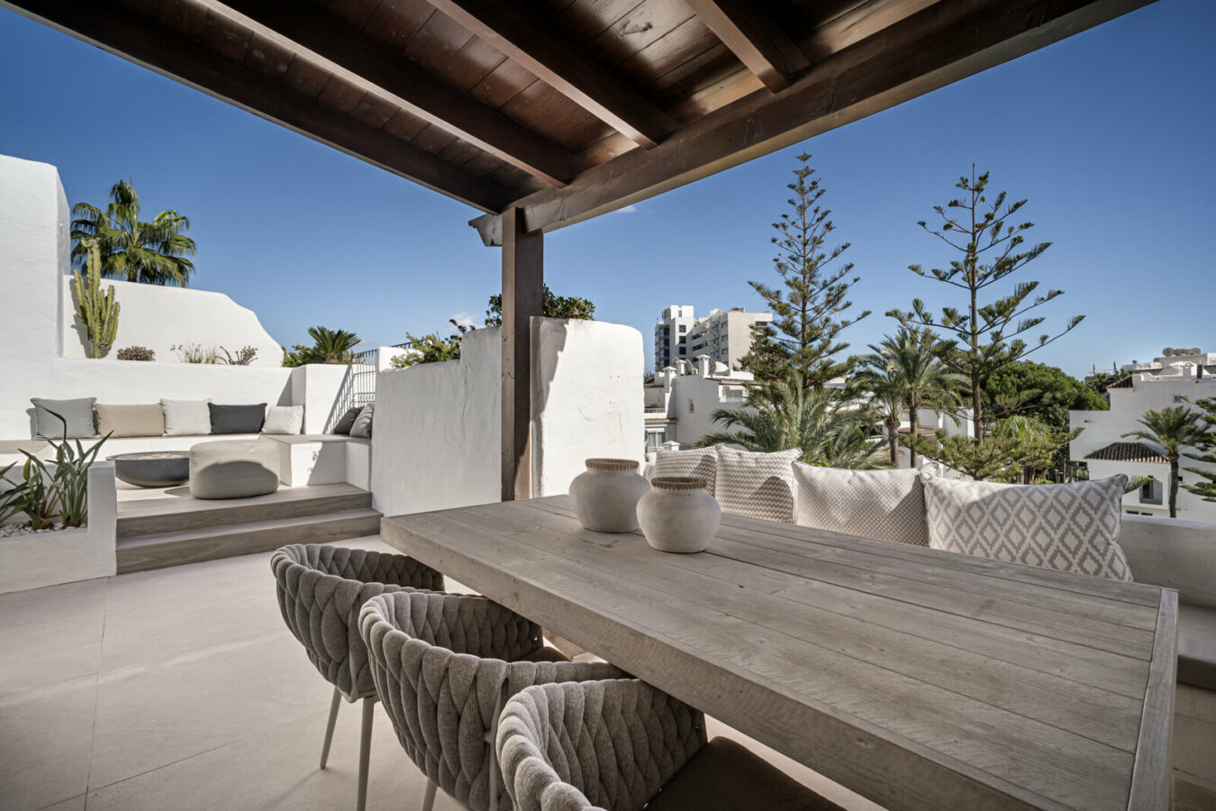 FOR SALE 🏡 Frontline Beach Duplex Penthouse with Rooftop Terrace and Sea Views – Golden Mile, Marbella 🇪🇸