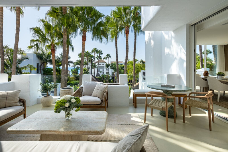FOR SALE 🏡 Fully Renovated Four-Bedroom Duplex Penthouse Steps from the Beach – Golden Mile, Marbella 🇪🇸