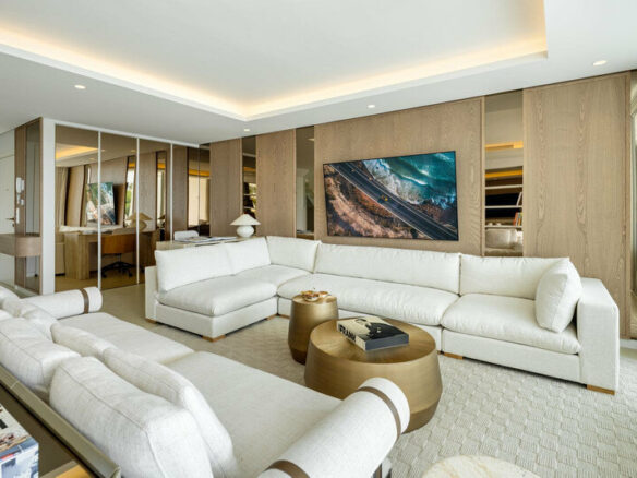 FOR SALE 🏡 Fully Renovated Four-Bedroom Duplex Penthouse Steps from the Beach – Golden Mile, Marbella 🇪🇸