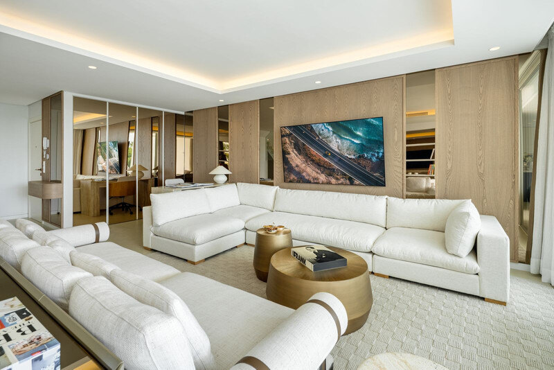 FOR SALE 🏡 Fully Renovated Four-Bedroom Duplex Penthouse Steps from the Beach – Golden Mile, Marbella 🇪🇸