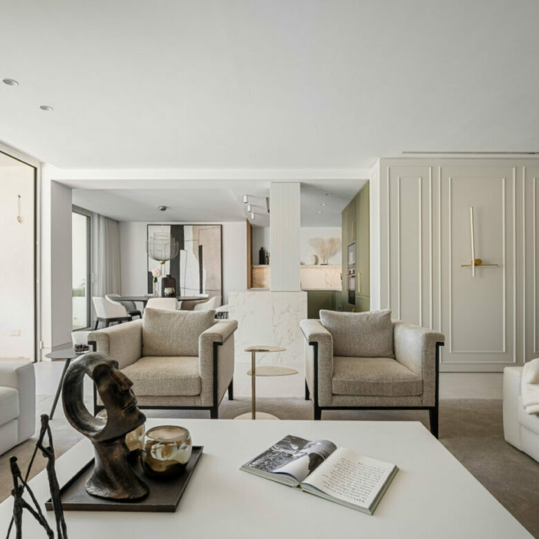 FOR SALE 🏡 Frontline Beach Duplex Penthouse with Rooftop Terrace and Sea Views – Golden Mile, Marbella 🇪🇸