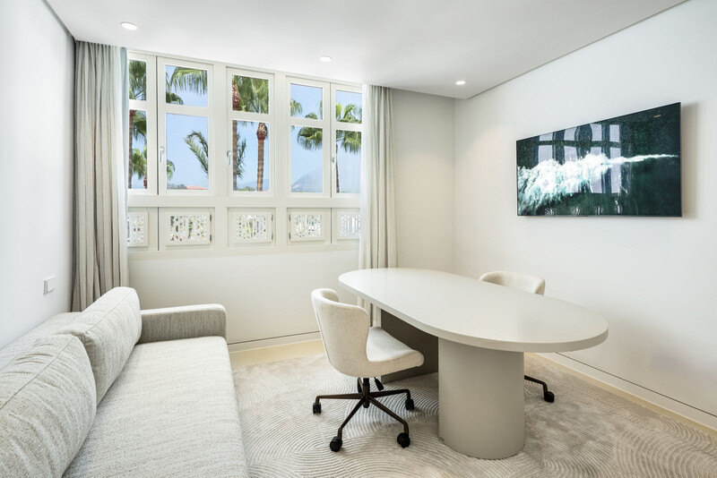 FOR SALE 🏡 Fully Renovated Four-Bedroom Duplex Penthouse Steps from the Beach – Golden Mile, Marbella 🇪🇸