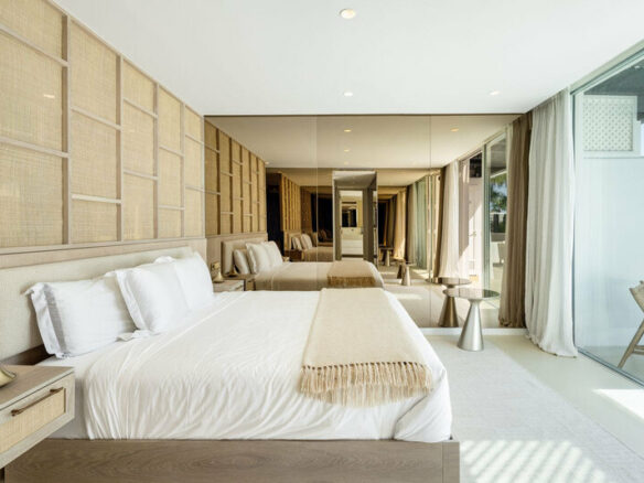 FOR SALE 🏡 Fully Renovated Four-Bedroom Duplex Penthouse Steps from the Beach – Golden Mile, Marbella 🇪🇸