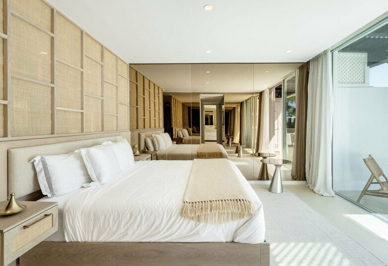 FOR SALE 🏡 Fully Renovated Four-Bedroom Duplex Penthouse Steps from the Beach – Golden Mile, Marbella 🇪🇸