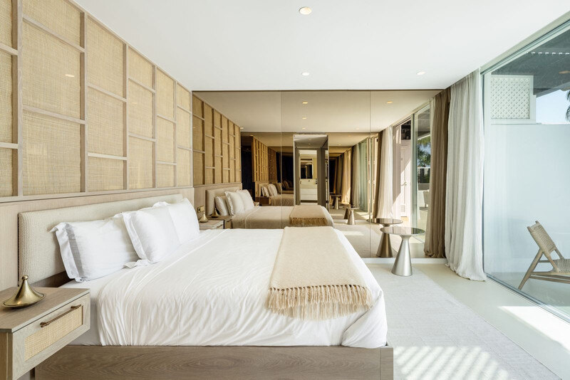 FOR SALE 🏡 Fully Renovated Four-Bedroom Duplex Penthouse Steps from the Beach – Golden Mile, Marbella 🇪🇸