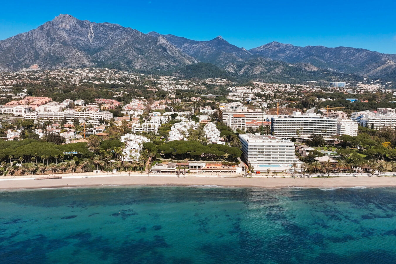 FOR SALE 🏡 Frontline Beach Duplex Penthouse with Rooftop Terrace and Sea Views – Golden Mile, Marbella 🇪🇸