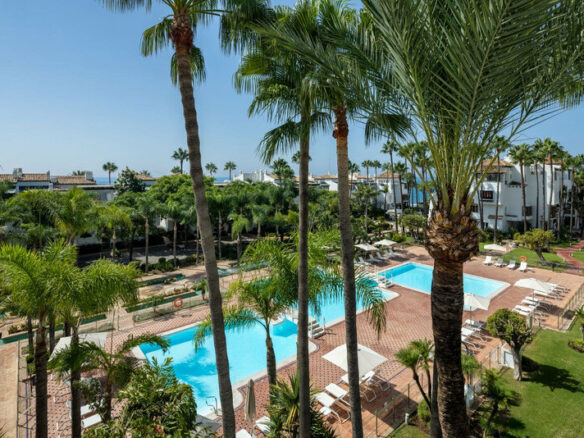 FOR SALE 🏡 Fully Renovated Four-Bedroom Duplex Penthouse Steps from the Beach – Golden Mile, Marbella 🇪🇸