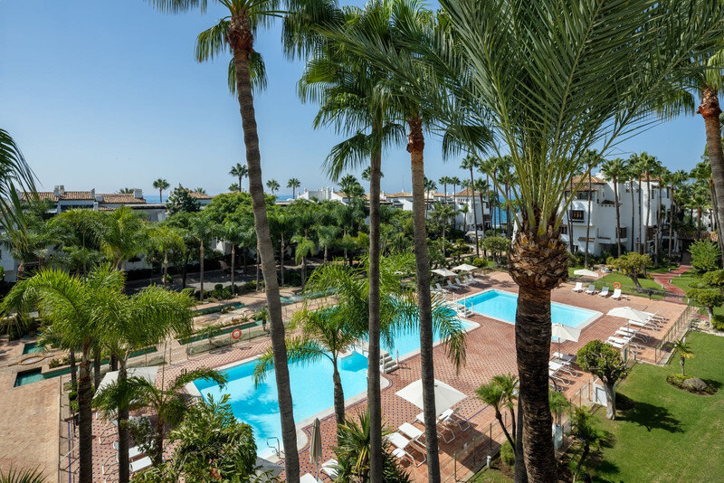 FOR SALE 🏡 Fully Renovated Four-Bedroom Duplex Penthouse Steps from the Beach – Golden Mile, Marbella 🇪🇸