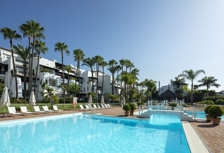 FOR SALE 🏡 Fully Renovated Four-Bedroom Duplex Penthouse Steps from the Beach – Golden Mile, Marbella 🇪🇸