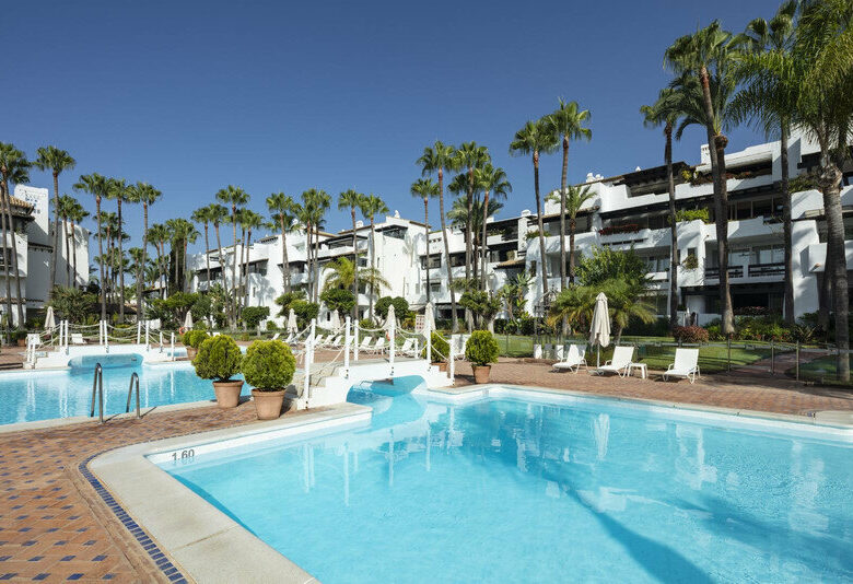 FOR SALE 🏡 Fully Renovated Four-Bedroom Duplex Penthouse Steps from the Beach – Golden Mile, Marbella 🇪🇸