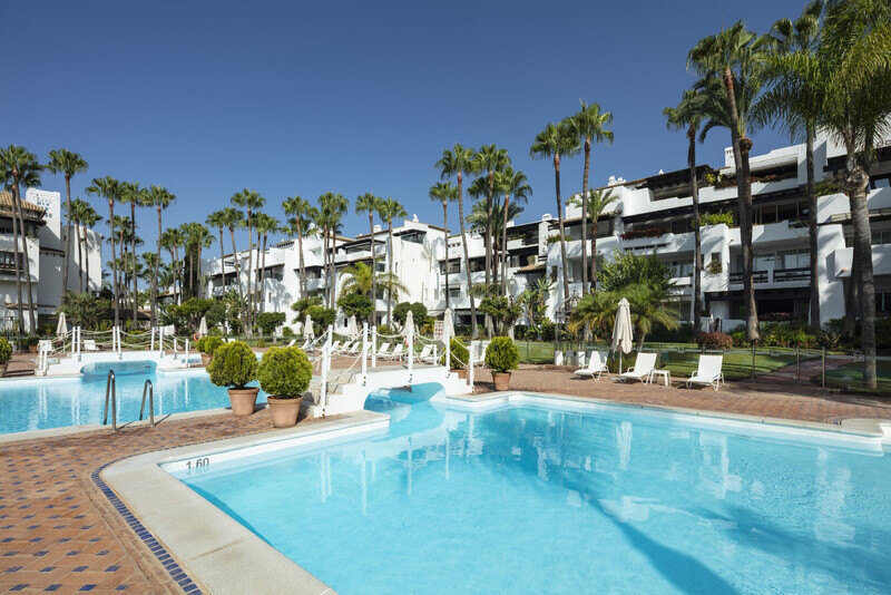 FOR SALE 🏡 Fully Renovated Four-Bedroom Duplex Penthouse Steps from the Beach – Golden Mile, Marbella 🇪🇸