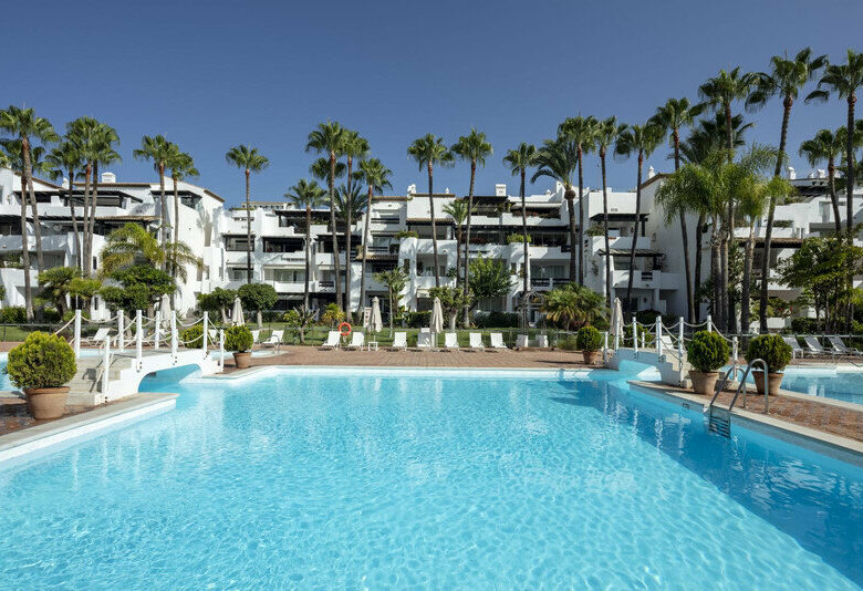 FOR SALE 🏡 Fully Renovated Four-Bedroom Duplex Penthouse Steps from the Beach – Golden Mile, Marbella 🇪🇸