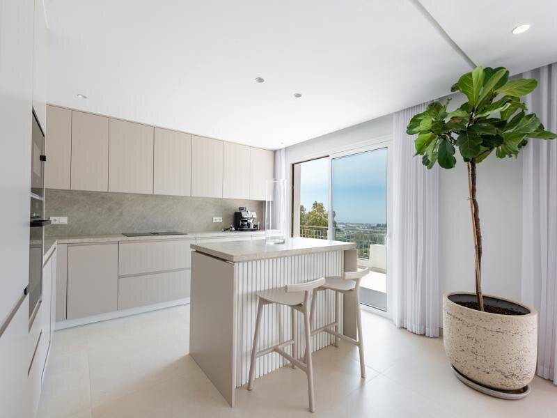 FOR SALE 🏡 Two-Level Duplex Penthouse with Private Plunge Pool and Panoramic Views – La Quinta, Benahavís 🇪🇸