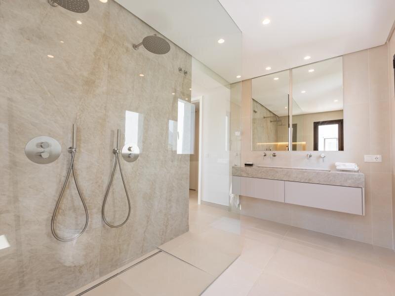 FOR SALE 🏡 Two-Level Duplex Penthouse with Private Plunge Pool and Panoramic Views – La Quinta, Benahavís 🇪🇸