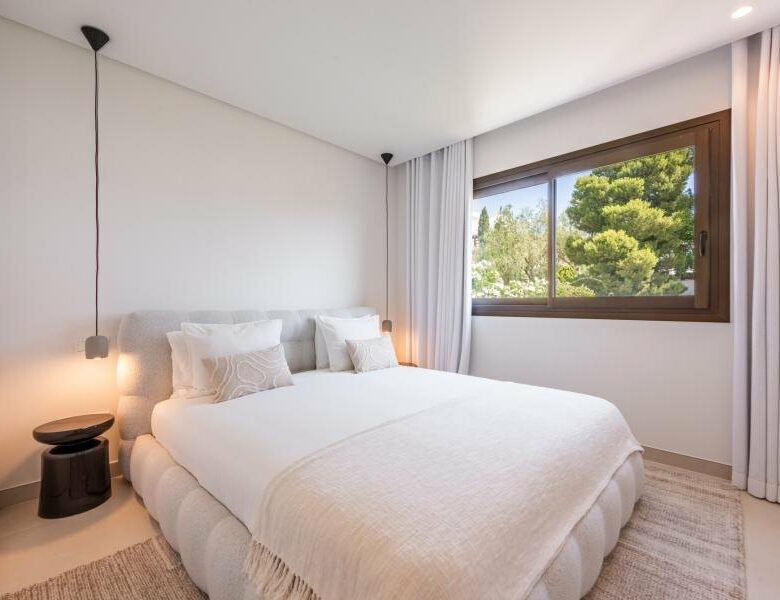 FOR SALE 🏡 Two-Level Duplex Penthouse with Private Plunge Pool and Panoramic Views – La Quinta, Benahavís 🇪🇸