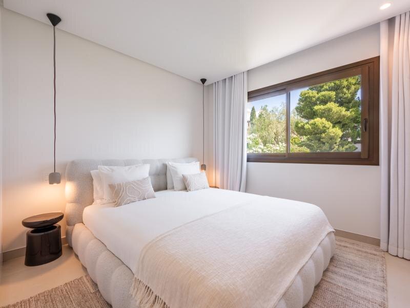 FOR SALE 🏡 Two-Level Duplex Penthouse with Private Plunge Pool and Panoramic Views – La Quinta, Benahavís 🇪🇸