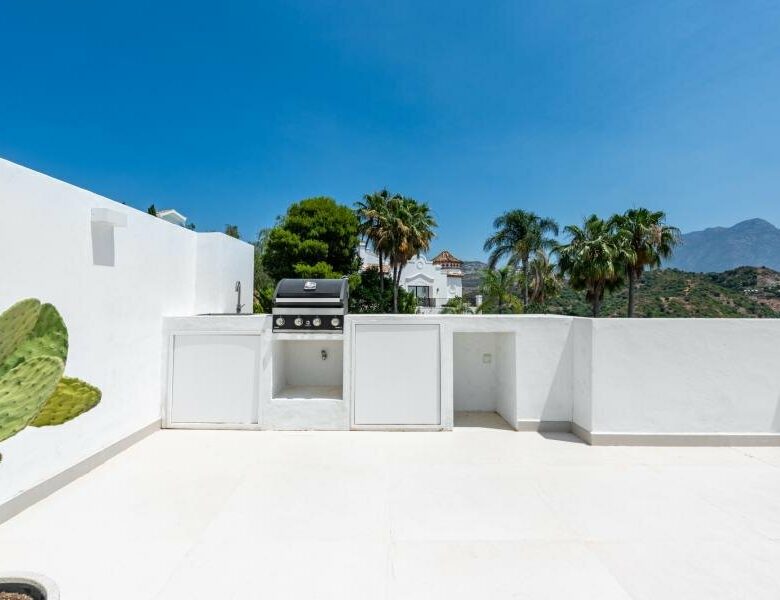 FOR SALE 🏡 Two-Level Duplex Penthouse with Private Plunge Pool and Panoramic Views – La Quinta, Benahavís 🇪🇸