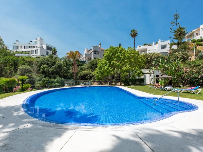 FOR SALE 🏡 Two-Level Duplex Penthouse with Private Plunge Pool and Panoramic Views – La Quinta, Benahavís 🇪🇸