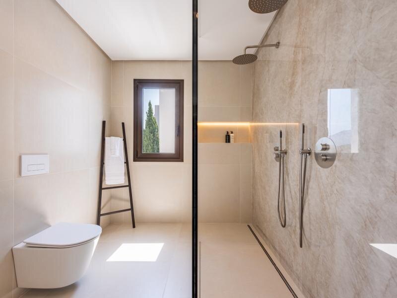 FOR SALE 🏡 Two-Level Duplex Penthouse with Private Plunge Pool and Panoramic Views – La Quinta, Benahavís 🇪🇸