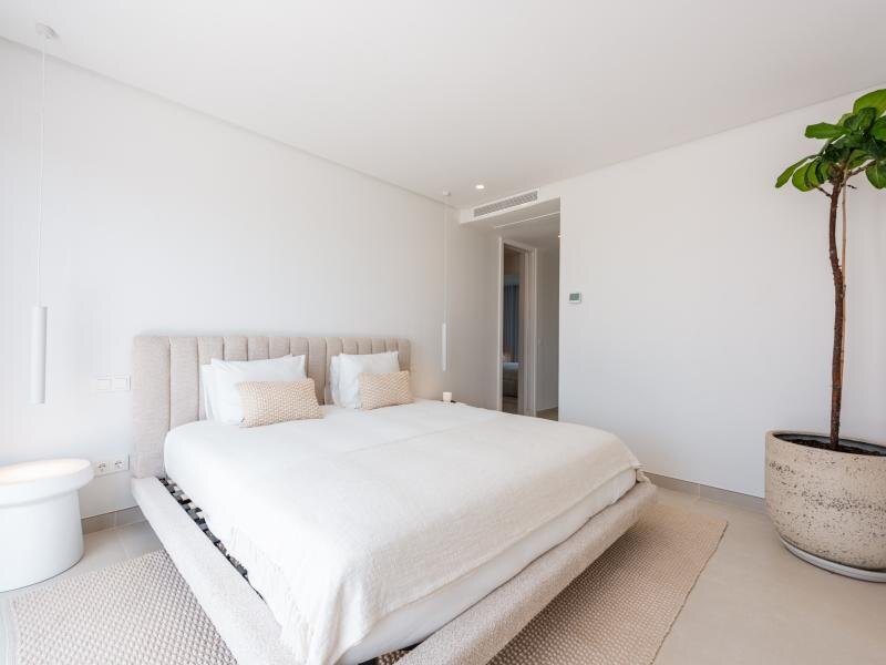 FOR SALE 🏡 Two-Level Duplex Penthouse with Private Plunge Pool and Panoramic Views – La Quinta, Benahavís 🇪🇸