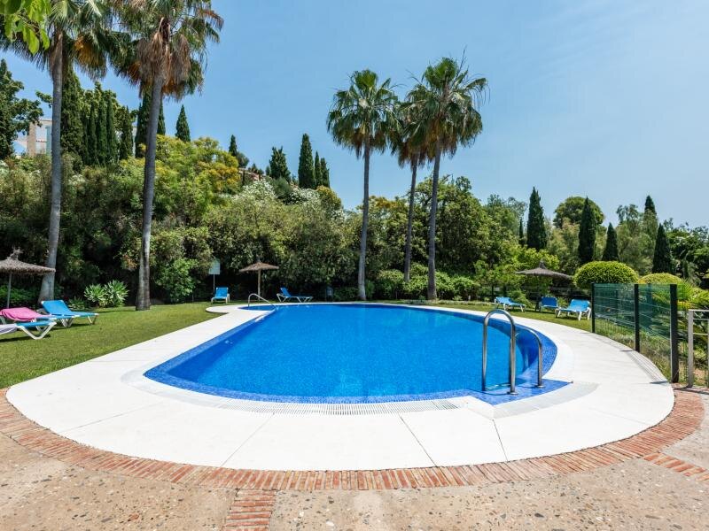 FOR SALE 🏡 Two-Level Duplex Penthouse with Private Plunge Pool and Panoramic Views – La Quinta, Benahavís 🇪🇸