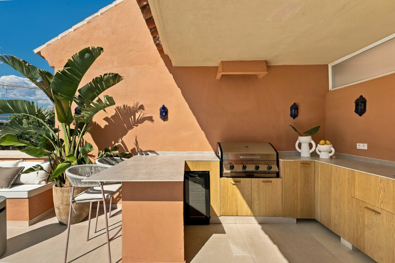 FOR SALE 🏡 Renovated Duplex Penthouse with Rooftop Jacuzzi and Outdoor Kitchen – Nueva Andalucía, Marbella 🇪🇸