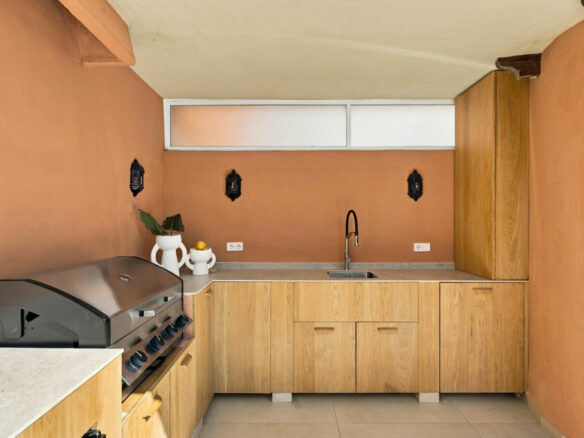 FOR SALE 🏡 Renovated Duplex Penthouse with Rooftop Jacuzzi and Outdoor Kitchen – Nueva Andalucía, Marbella 🇪🇸