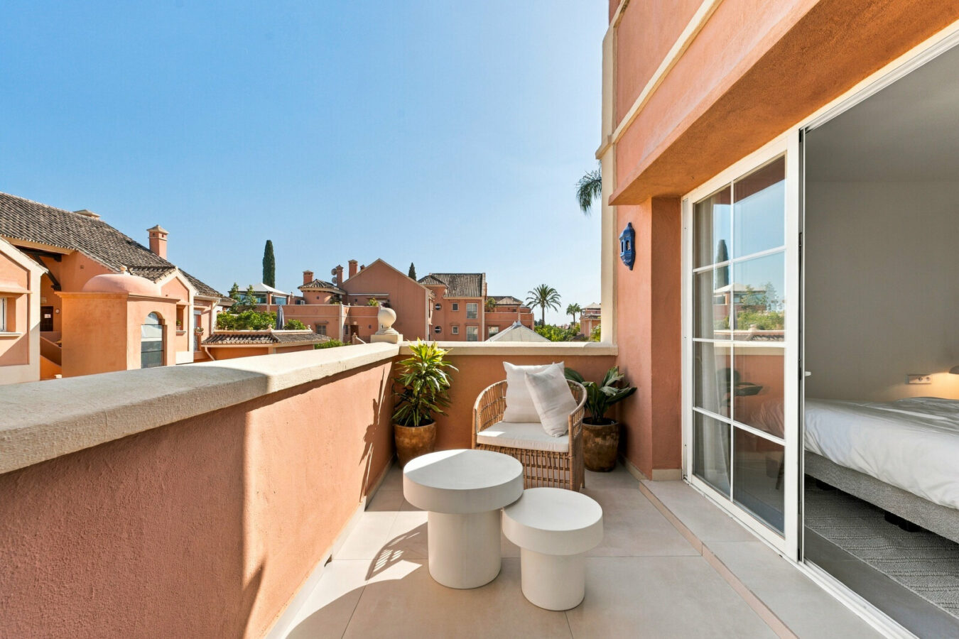 FOR SALE 🏡 Renovated Duplex Penthouse with Rooftop Jacuzzi and Outdoor Kitchen – Nueva Andalucía, Marbella 🇪🇸