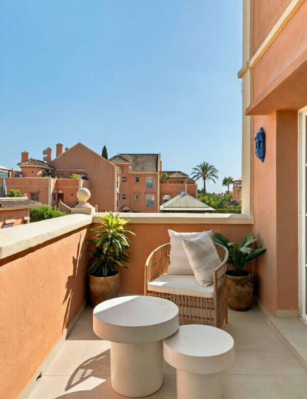 FOR SALE 🏡 Renovated Duplex Penthouse with Rooftop Jacuzzi and Outdoor Kitchen – Nueva Andalucía, Marbella 🇪🇸