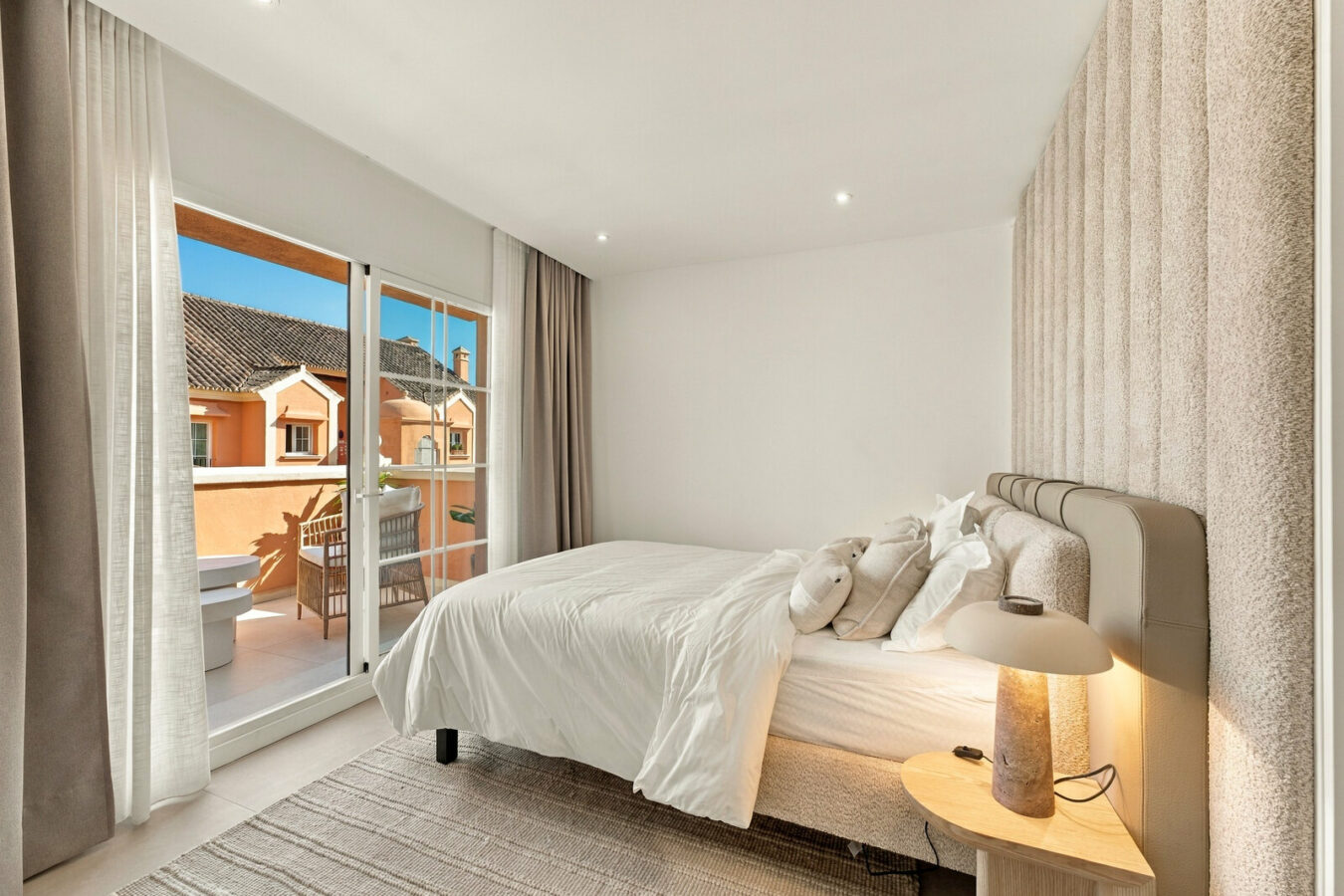 FOR SALE 🏡 Renovated Duplex Penthouse with Rooftop Jacuzzi and Outdoor Kitchen – Nueva Andalucía, Marbella 🇪🇸