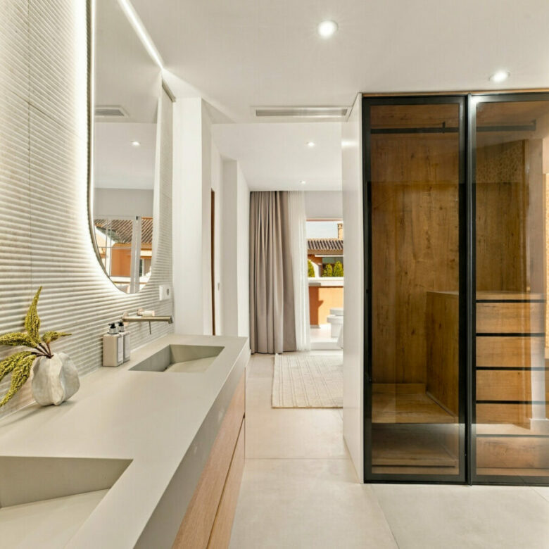 FOR SALE 🏡 Renovated Duplex Penthouse with Rooftop Jacuzzi and Outdoor Kitchen – Nueva Andalucía, Marbella 🇪🇸