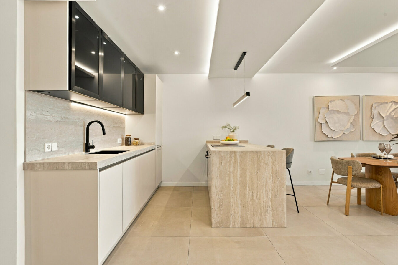 FOR SALE 🏡 Renovated Duplex Penthouse with Rooftop Jacuzzi and Outdoor Kitchen – Nueva Andalucía, Marbella 🇪🇸