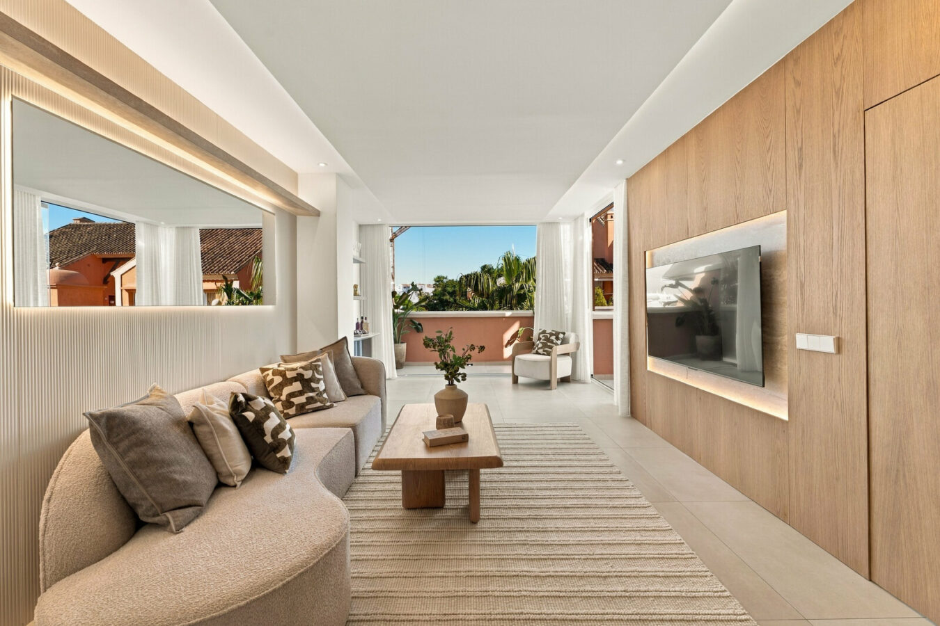 FOR SALE 🏡 Renovated Duplex Penthouse with Rooftop Jacuzzi and Outdoor Kitchen – Nueva Andalucía, Marbella 🇪🇸