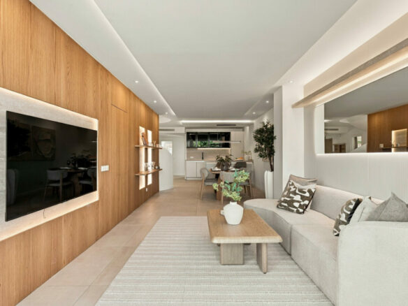 FOR SALE 🏡 Renovated Duplex Penthouse with Rooftop Jacuzzi and Outdoor Kitchen – Nueva Andalucía, Marbella 🇪🇸