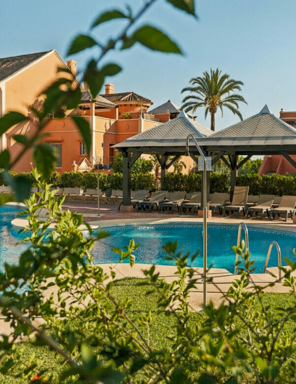 FOR SALE 🏡 Renovated Duplex Penthouse with Rooftop Jacuzzi and Outdoor Kitchen – Nueva Andalucía, Marbella 🇪🇸