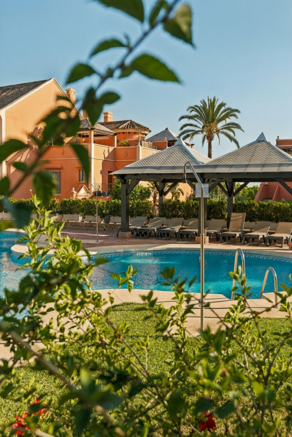 FOR SALE 🏡 Renovated Duplex Penthouse with Rooftop Jacuzzi and Outdoor Kitchen – Nueva Andalucía, Marbella 🇪🇸