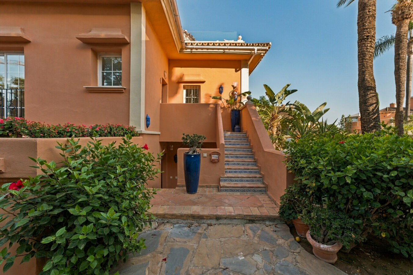 FOR SALE 🏡 Renovated Duplex Penthouse with Rooftop Jacuzzi and Outdoor Kitchen – Nueva Andalucía, Marbella 🇪🇸