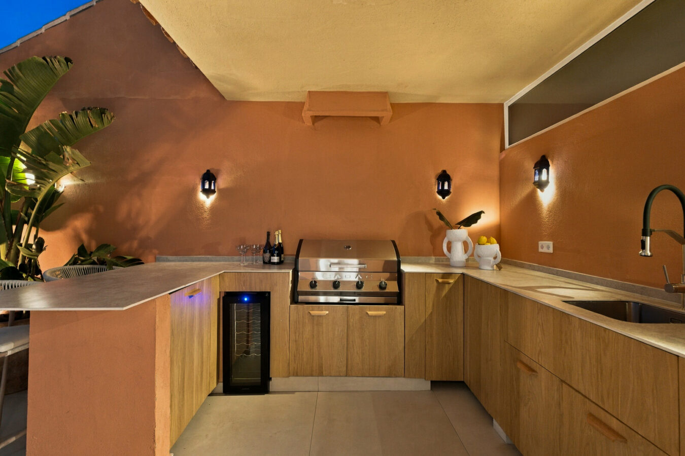 FOR SALE 🏡 Renovated Duplex Penthouse with Rooftop Jacuzzi and Outdoor Kitchen – Nueva Andalucía, Marbella 🇪🇸