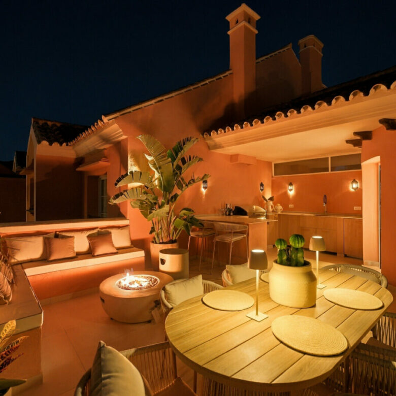 FOR SALE 🏡 Renovated Duplex Penthouse with Rooftop Jacuzzi and Outdoor Kitchen – Nueva Andalucía, Marbella 🇪🇸
