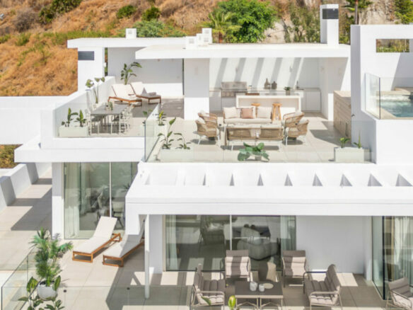FOR SALE 🏡 Duplex Penthouse with Private Heated Rooftop Pool and Panoramic Views – Palo Alto, Ojén 🇪🇸
