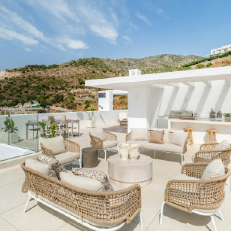FOR SALE 🏡 Duplex Penthouse with Private Heated Rooftop Pool and Panoramic Views – Palo Alto, Ojén 🇪🇸