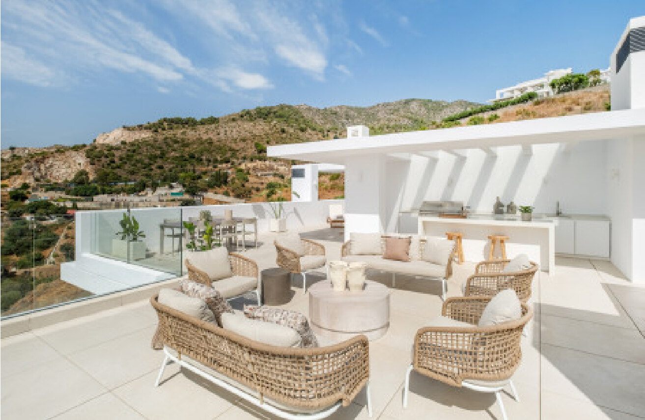 FOR SALE 🏡 Duplex Penthouse with Private Heated Rooftop Pool and Panoramic Views – Palo Alto, Ojén 🇪🇸