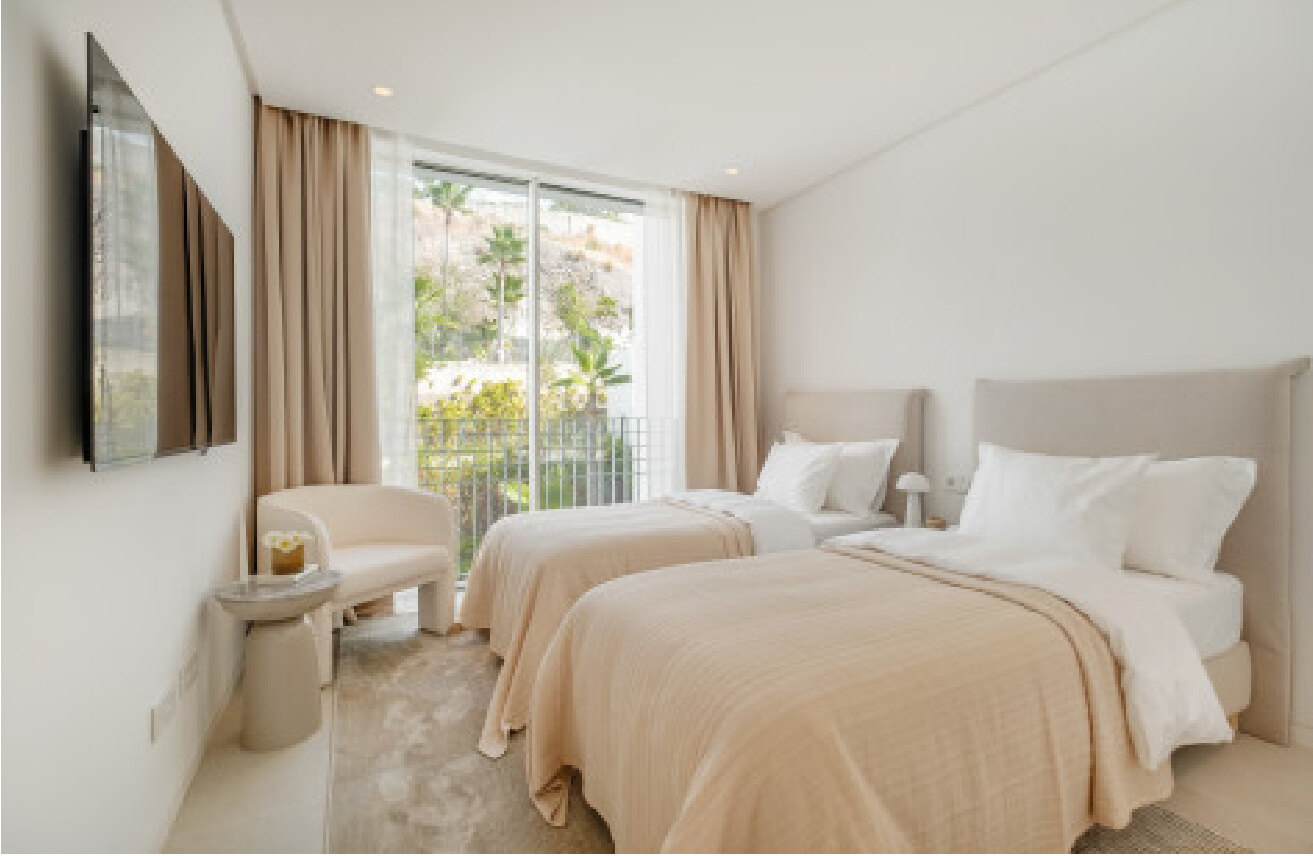 FOR SALE 🏡 Duplex Penthouse with Private Heated Rooftop Pool and Panoramic Views – Palo Alto, Ojén 🇪🇸