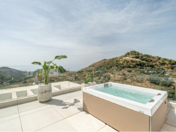 FOR SALE 🏡 Duplex Penthouse with Private Heated Rooftop Pool and Panoramic Views – Palo Alto, Ojén 🇪🇸