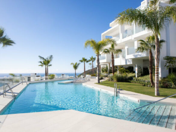 FOR SALE 🏡 Duplex Penthouse with Private Heated Rooftop Pool and Panoramic Views – Palo Alto, Ojén 🇪🇸