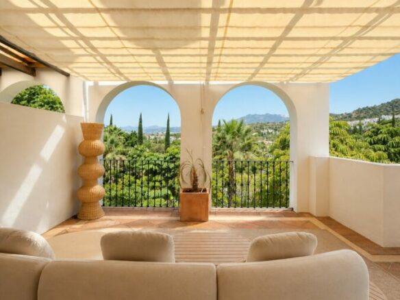 FOR SALE 🏡 Duplex Penthouse with 179 m² of Terraces and Panoramic Sea Views – Sierra Blanca, Marbella Golden Mile 🇪🇸